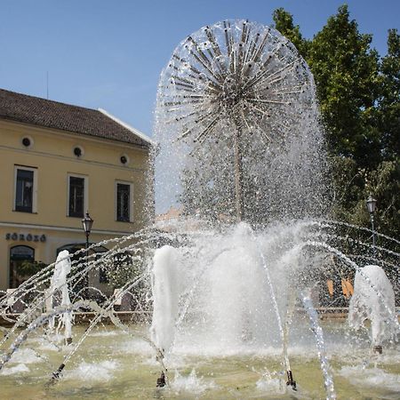 Marusius Apartmanház Mako Bagian luar foto