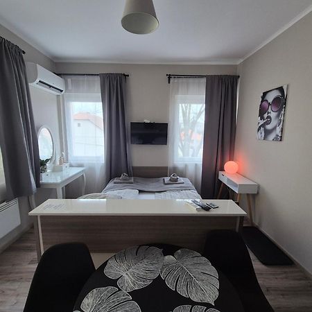 Marusius Apartmanház Mako Bagian luar foto